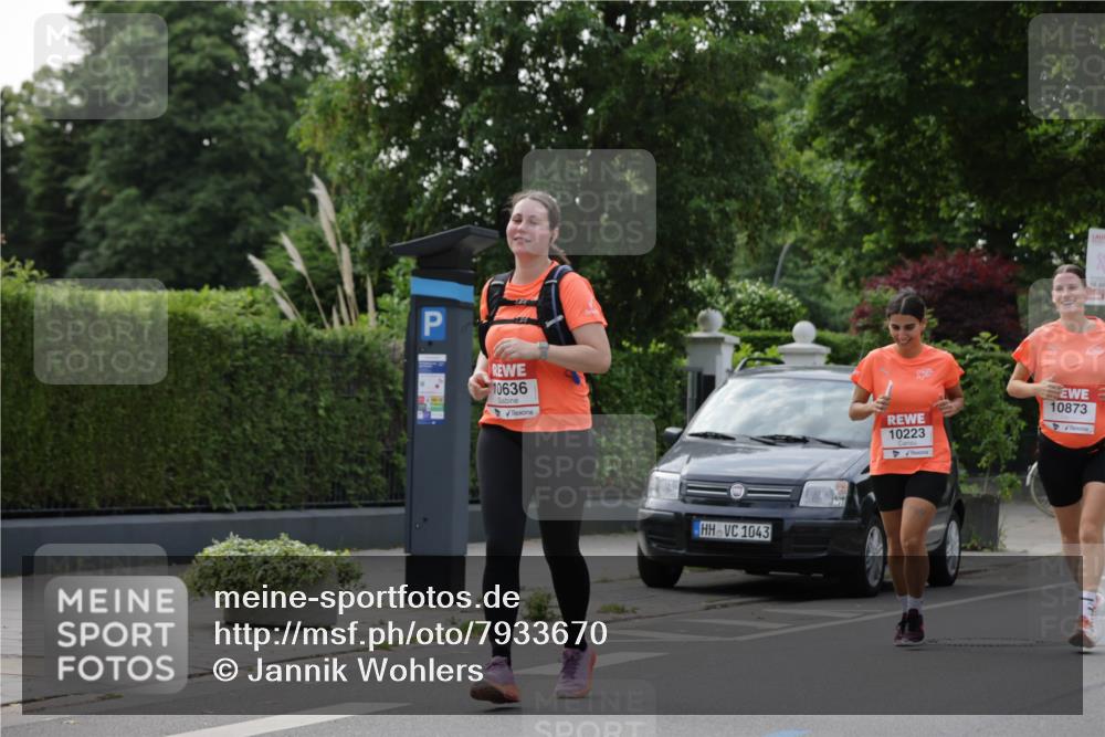 15.06.2025 - REWE Women's Run Jannik Wohlers http://msf.ph/oto/7933670 15.06.2025 08:33:56 Laufen 10636, 1043, 10223, 10873 meine-sportfotos.de