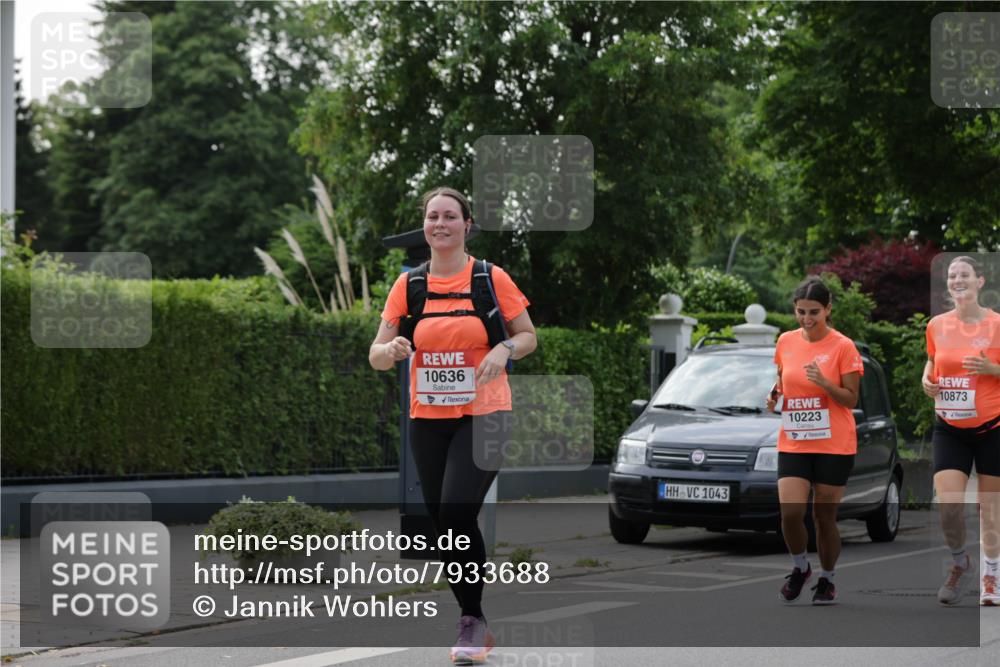 15.06.2025 - REWE Women's Run Jannik Wohlers http://msf.ph/oto/7933688 15.06.2025 08:33:57 Laufen 10636, 1043, 10223, 10873 meine-sportfotos.de