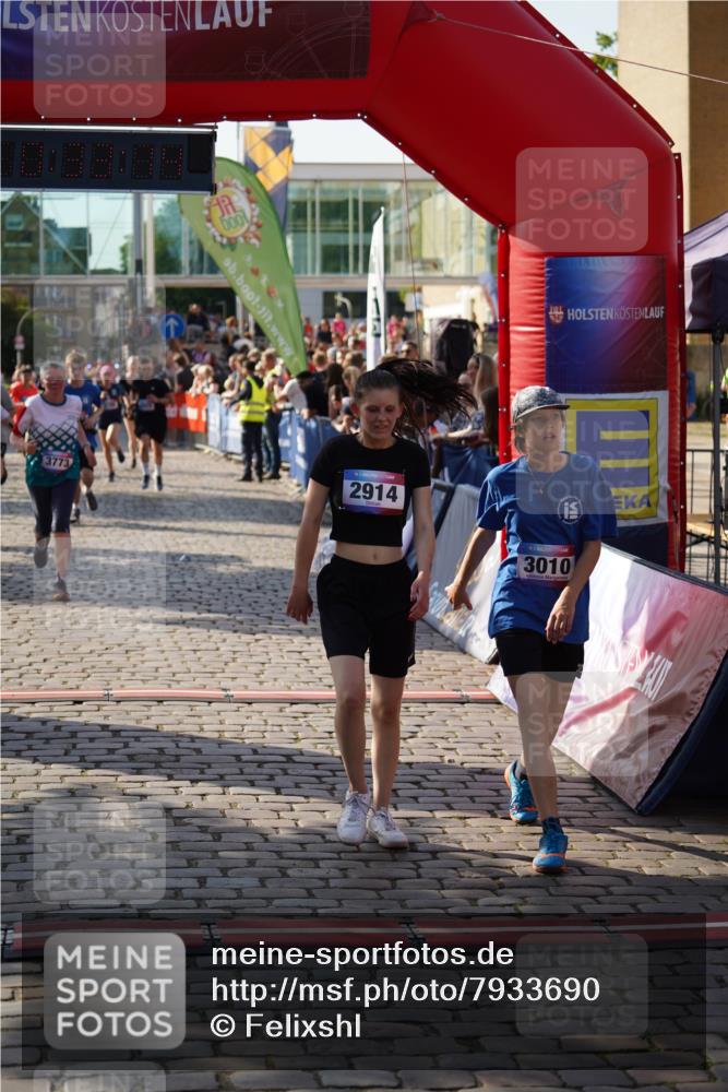 13.06.2025 - Holstenköstenlauf Felixshl http://msf.ph/oto/7933690 13.06.2025 18:03:16 Laufen 2073, 2213, 2214, 2914, 2978, 3010, 3031, 3769, 3773, 3786, 3864, 3925 meine-sportfotos.de