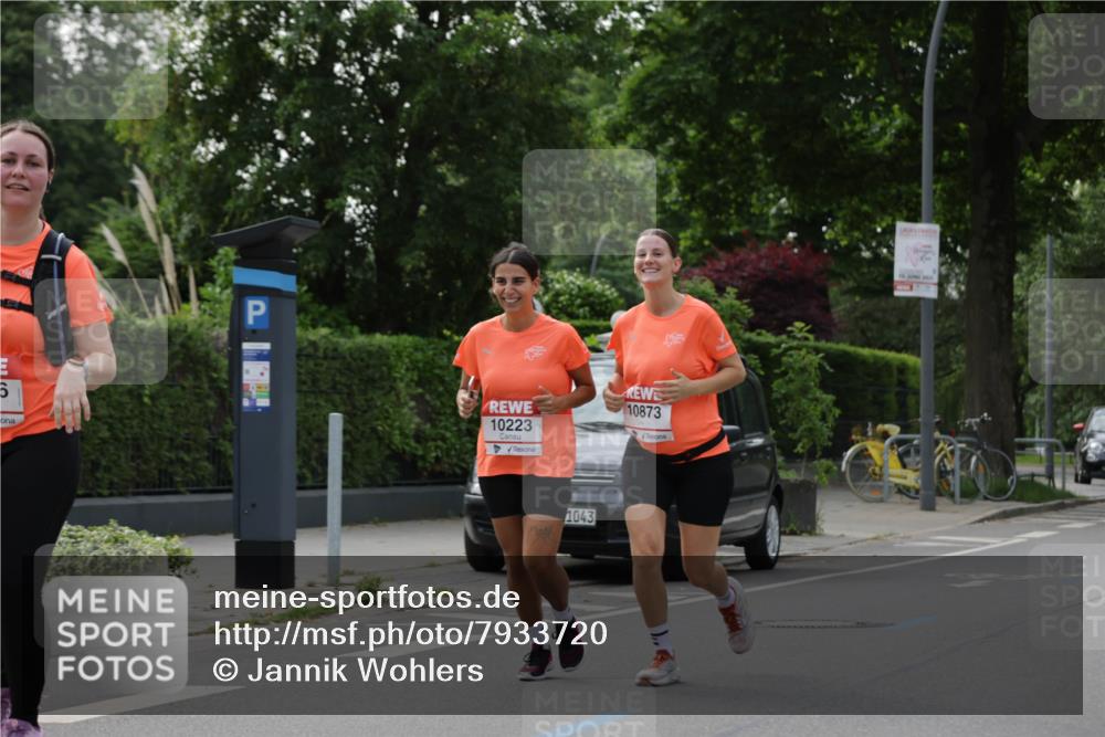 15.06.2025 - REWE Women's Run Jannik Wohlers http://msf.ph/oto/7933720 15.06.2025 08:33:58 Laufen 5, 10223, 10873, 1043 meine-sportfotos.de