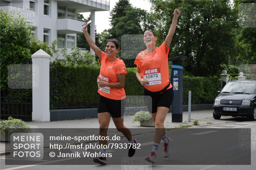 15.06.2025 - REWE Women's Run Jannik Wohlers http://msf.ph/oto/7933782 15.06.2025 08:34:00 Laufen 10873, 1043 meine-sportfotos.de