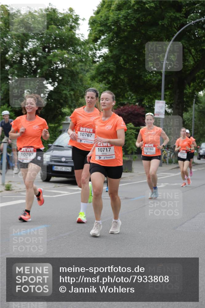 15.06.2025 - REWE Women's Run Jannik Wohlers http://msf.ph/oto/7933808 15.06.2025 08:25:26 Laufen 10797, 1043, 10767, 10183, 10717, 10163 meine-sportfotos.de