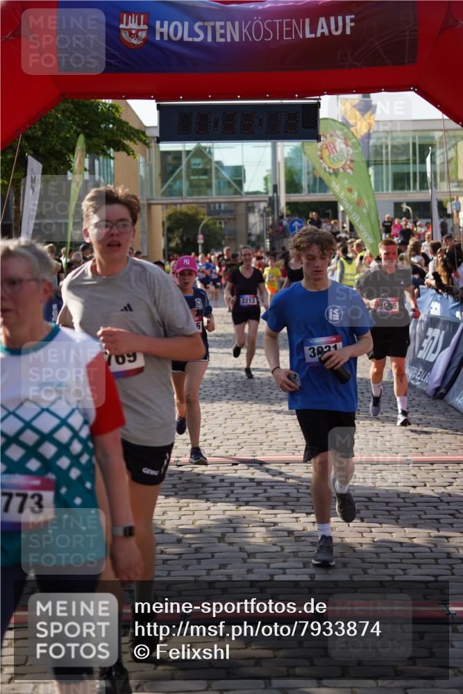 13.06.2025 - Holstenköstenlauf Felixshl http://msf.ph/oto/7933874 13.06.2025 18:03:20 Laufen 2073, 2213, 2214, 2358, 2442, 2978, 3031, 3294, 3769, 3773, 3786, 3806, 3864, 3925, 3983 meine-sportfotos.de