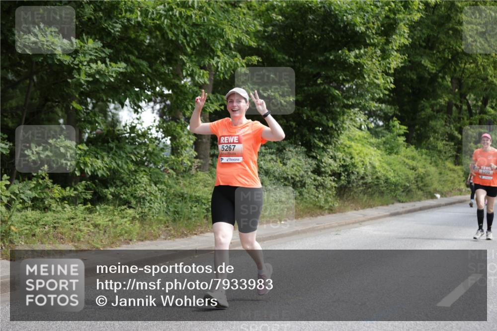 15.06.2025 - REWE Women's Run Jannik Wohlers http://msf.ph/oto/7933983 15.06.2025 10:12:01 Laufen 5267, 5200 meine-sportfotos.de