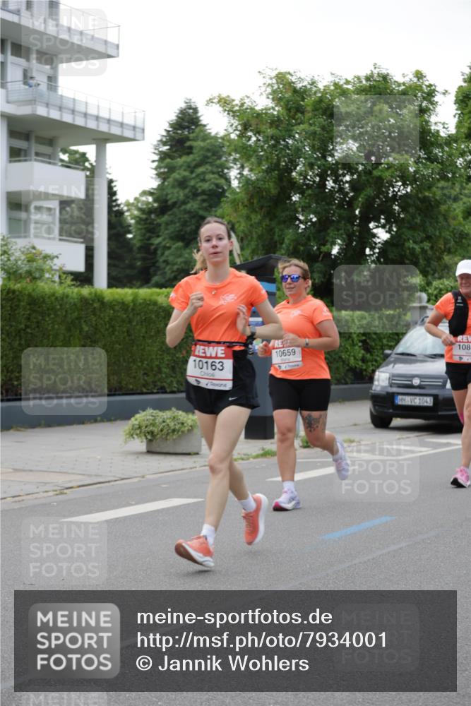 15.06.2025 - REWE Women's Run Jannik Wohlers http://msf.ph/oto/7934001 15.06.2025 08:25:30 Laufen 10163, 10659, 1043, 108 meine-sportfotos.de