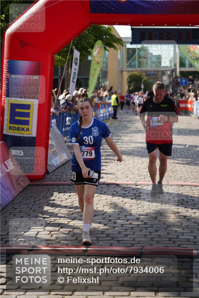 13.06.2025 - Holstenköstenlauf Felixshl http://msf.ph/oto/7934006 13.06.2025 18:03:31 Laufen 2358, 2442, 2481, 2849, 2909, 3080, 3190, 3779, 3806, 3834 meine-sportfotos.de