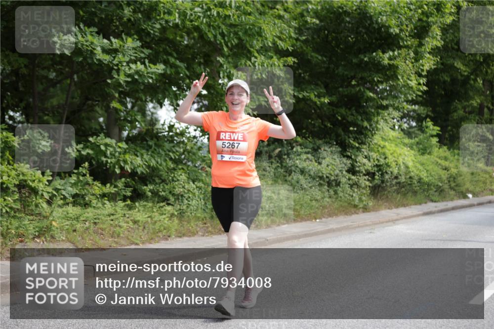 15.06.2025 - REWE Women's Run Jannik Wohlers http://msf.ph/oto/7934008 15.06.2025 10:12:02 Laufen 5267 meine-sportfotos.de