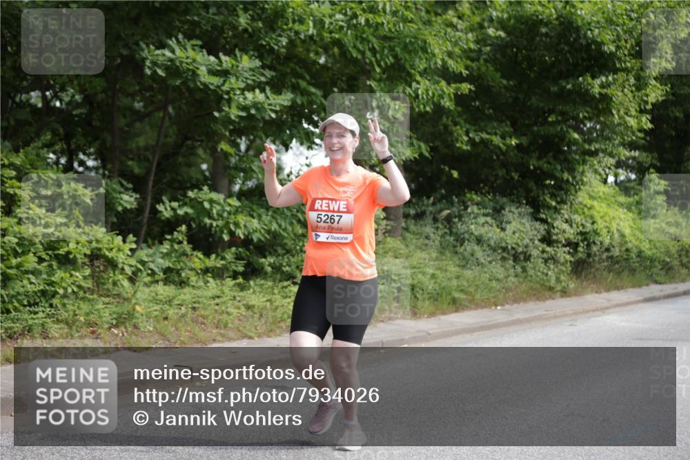 15.06.2025 - REWE Women's Run Jannik Wohlers http://msf.ph/oto/7934026 15.06.2025 10:12:02 Laufen 5267 meine-sportfotos.de