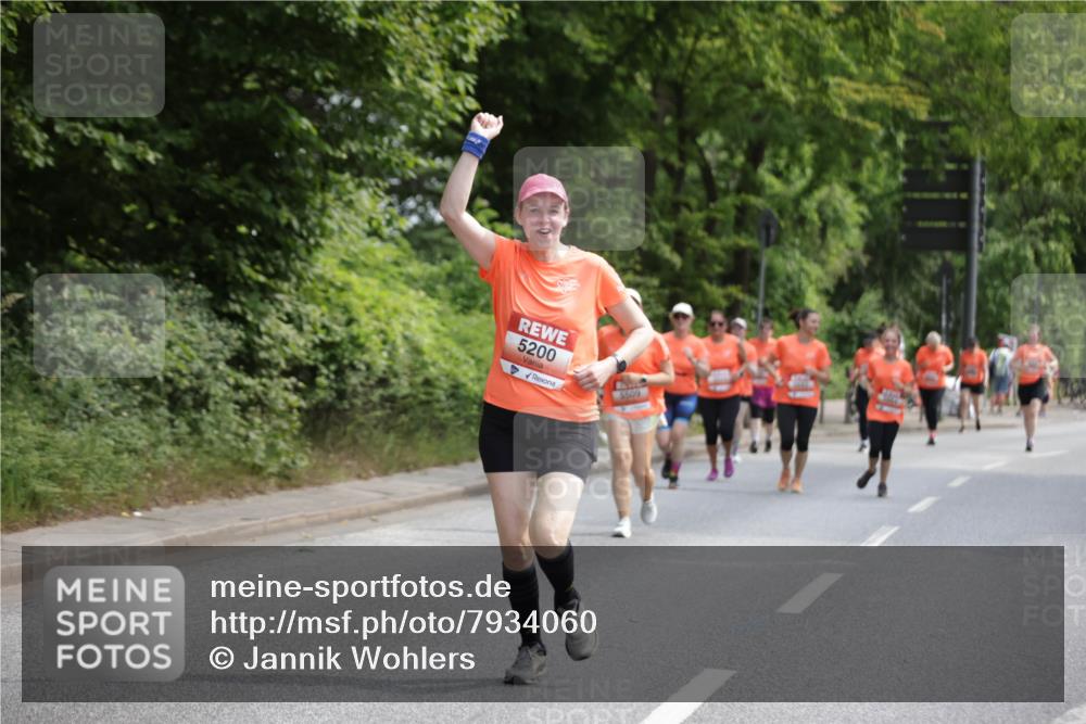 15.06.2025 - REWE Women's Run Jannik Wohlers http://msf.ph/oto/7934060 15.06.2025 10:12:04 Laufen 5200, 5509 meine-sportfotos.de