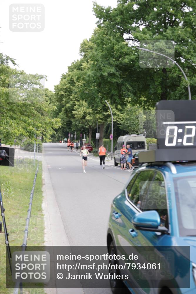 15.06.2025 - REWE Women's Run Jannik Wohlers http://msf.ph/oto/7934061 15.06.2025 08:34:43 Laufen 2, 0 meine-sportfotos.de