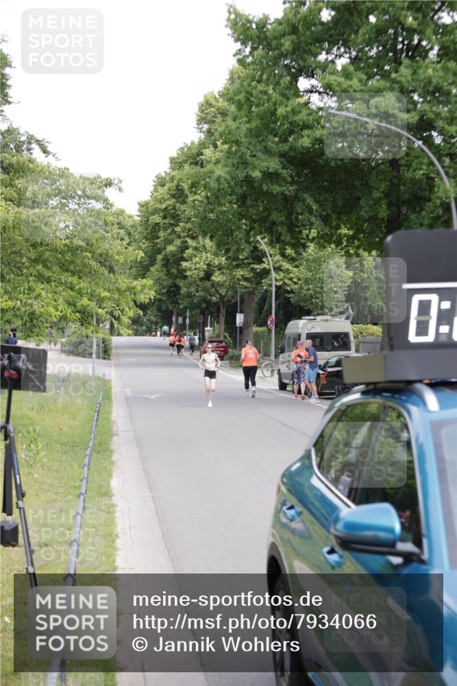 15.06.2025 - REWE Women's Run Jannik Wohlers http://msf.ph/oto/7934066 15.06.2025 08:34:43 Laufen  meine-sportfotos.de