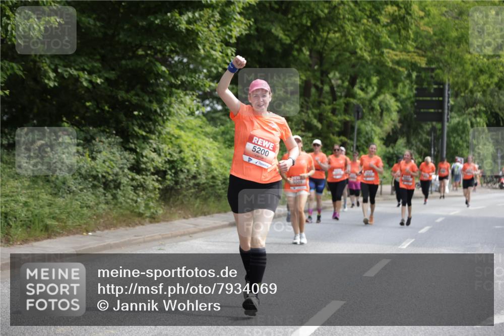 15.06.2025 - REWE Women's Run Jannik Wohlers http://msf.ph/oto/7934069 15.06.2025 10:12:04 Laufen 5200, 5509 meine-sportfotos.de