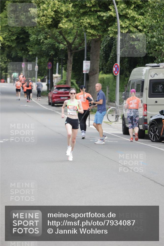 15.06.2025 - REWE Women's Run Jannik Wohlers http://msf.ph/oto/7934087 15.06.2025 08:34:44 Laufen  meine-sportfotos.de