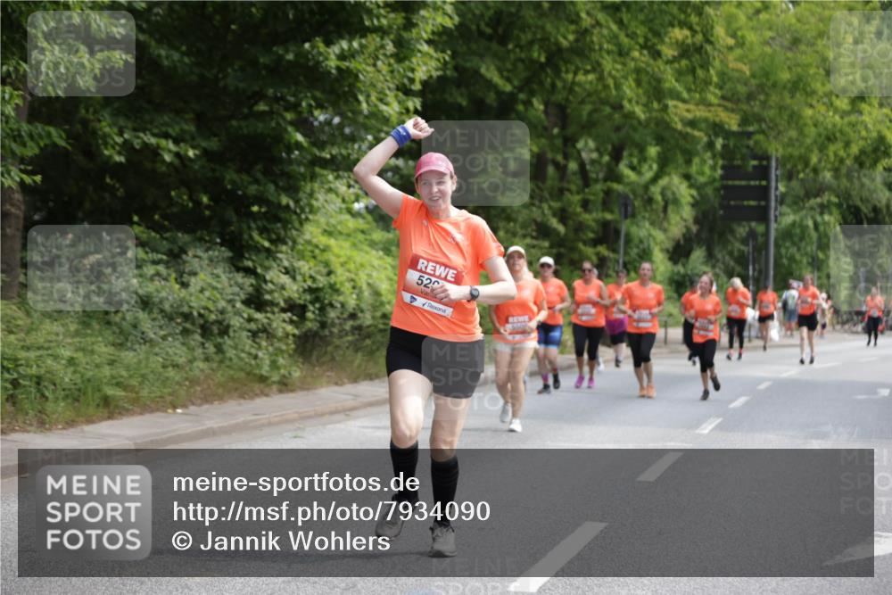 15.06.2025 - REWE Women's Run Jannik Wohlers http://msf.ph/oto/7934090 15.06.2025 10:12:04 Laufen 52 meine-sportfotos.de