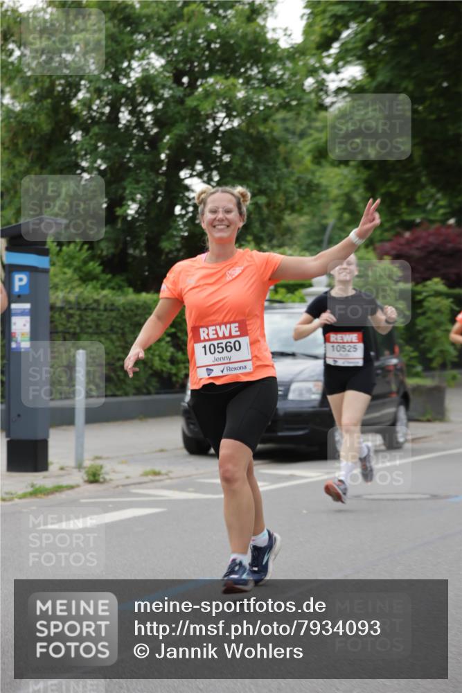 15.06.2025 - REWE Women's Run Jannik Wohlers http://msf.ph/oto/7934093 15.06.2025 08:25:31 Laufen 10560, 10525 meine-sportfotos.de