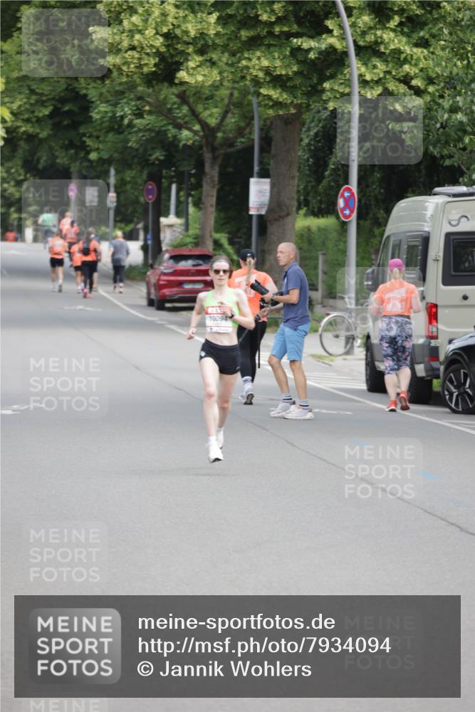 15.06.2025 - REWE Women's Run Jannik Wohlers http://msf.ph/oto/7934094 15.06.2025 08:34:44 Laufen  meine-sportfotos.de