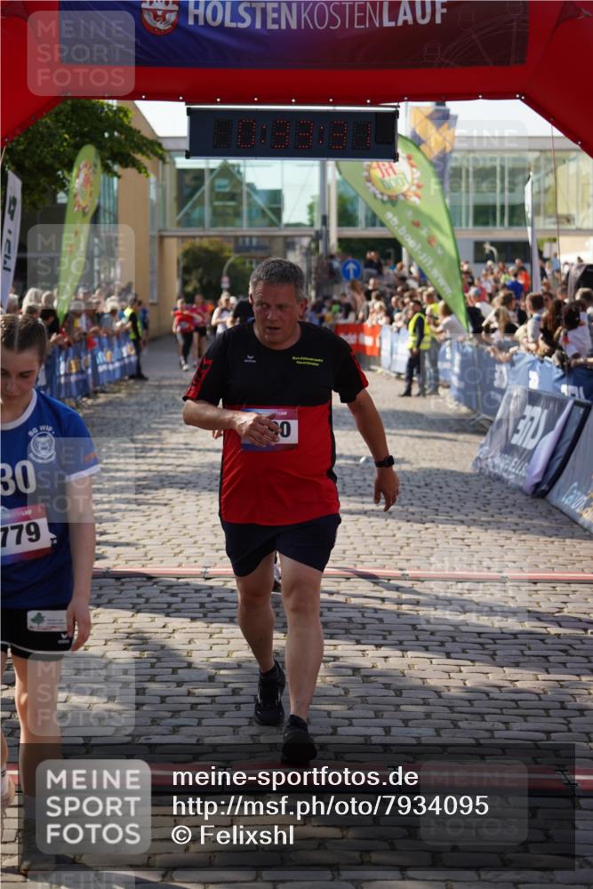 13.06.2025 - Holstenköstenlauf Felixshl http://msf.ph/oto/7934095 13.06.2025 18:03:33 Laufen 2481, 2849, 2909, 2985, 3080, 3190, 3259, 3779, 3834 meine-sportfotos.de