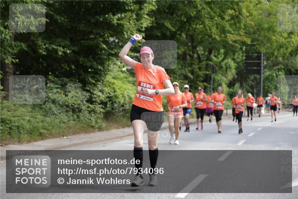 15.06.2025 - REWE Women's Run Jannik Wohlers http://msf.ph/oto/7934096 15.06.2025 10:12:04 Laufen  meine-sportfotos.de