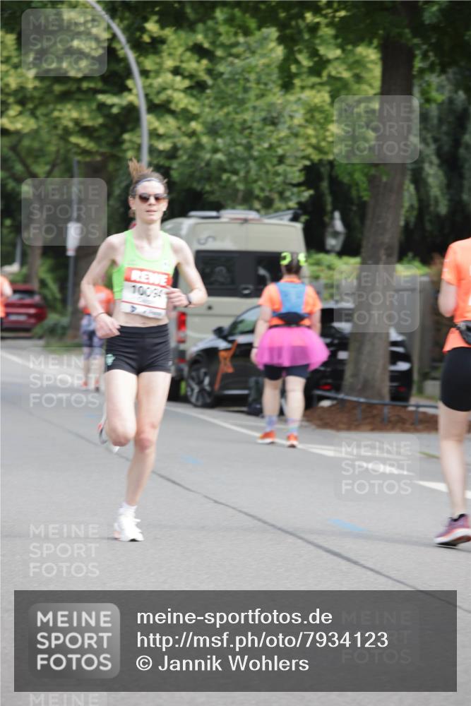 15.06.2025 - REWE Women's Run Jannik Wohlers http://msf.ph/oto/7934123 15.06.2025 08:34:48 Laufen 10094 meine-sportfotos.de