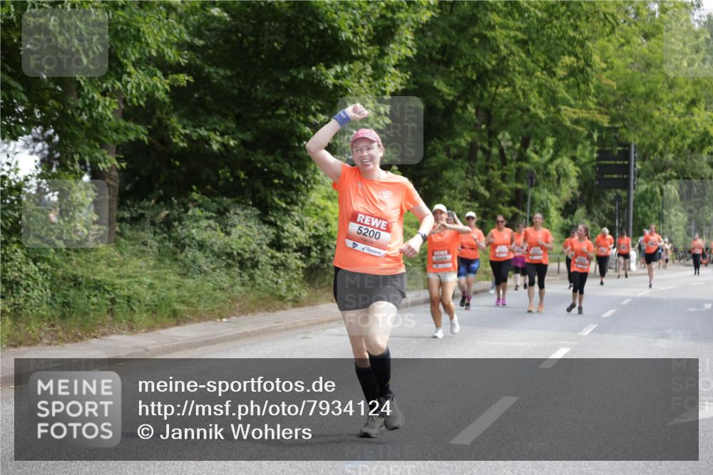 15.06.2025 - REWE Women's Run Jannik Wohlers http://msf.ph/oto/7934124 15.06.2025 10:12:05 Laufen 5200, 5509 meine-sportfotos.de
