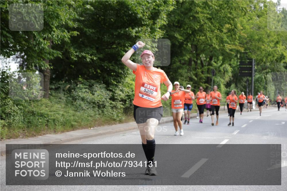 15.06.2025 - REWE Women's Run Jannik Wohlers http://msf.ph/oto/7934131 15.06.2025 10:12:05 Laufen 5200, 5509 meine-sportfotos.de