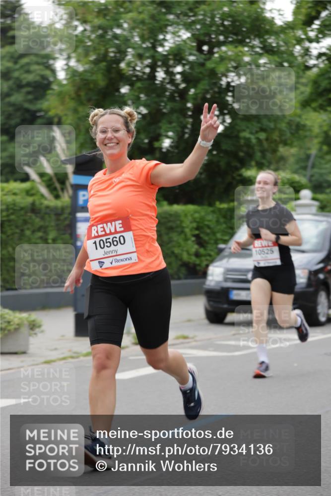 15.06.2025 - REWE Women's Run Jannik Wohlers http://msf.ph/oto/7934136 15.06.2025 08:25:32 Laufen 10560, 10525 meine-sportfotos.de