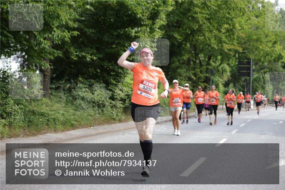 15.06.2025 - REWE Women's Run Jannik Wohlers http://msf.ph/oto/7934137 15.06.2025 10:12:05 Laufen 5200, 6609 meine-sportfotos.de
