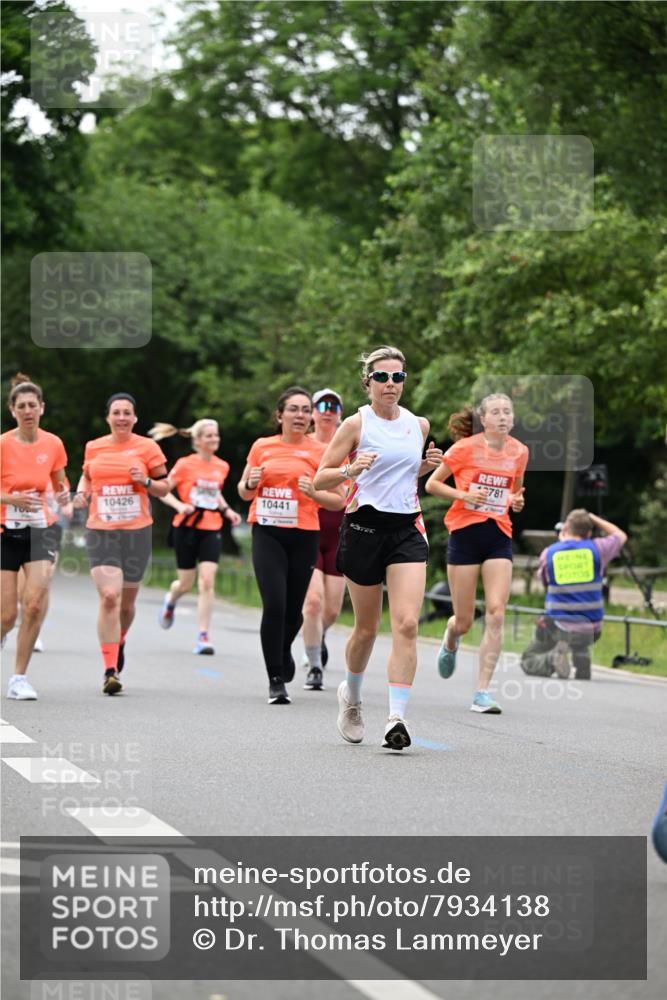 15.06.2025 - REWE Women's Run Dr. Thomas Lammeyer http://msf.ph/oto/7934138 15.06.2025 09:18:16 Laufen 10441, 10426, 3781 meine-sportfotos.de