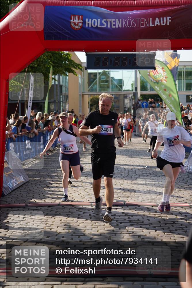 13.06.2025 - Holstenköstenlauf Felixshl http://msf.ph/oto/7934141 13.06.2025 18:03:38 Laufen 2481, 2633, 2711, 2849, 2909, 2985, 3092, 3097, 3202, 3204, 3259, 3263, 3598, 3834, 3903, 3920, 3964 meine-sportfotos.de