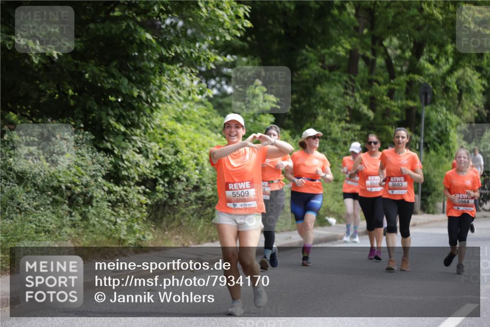 15.06.2025 - REWE Women's Run Jannik Wohlers http://msf.ph/oto/7934170 15.06.2025 10:12:06 Laufen 5509, 5629, 5683, 4, 5564 meine-sportfotos.de