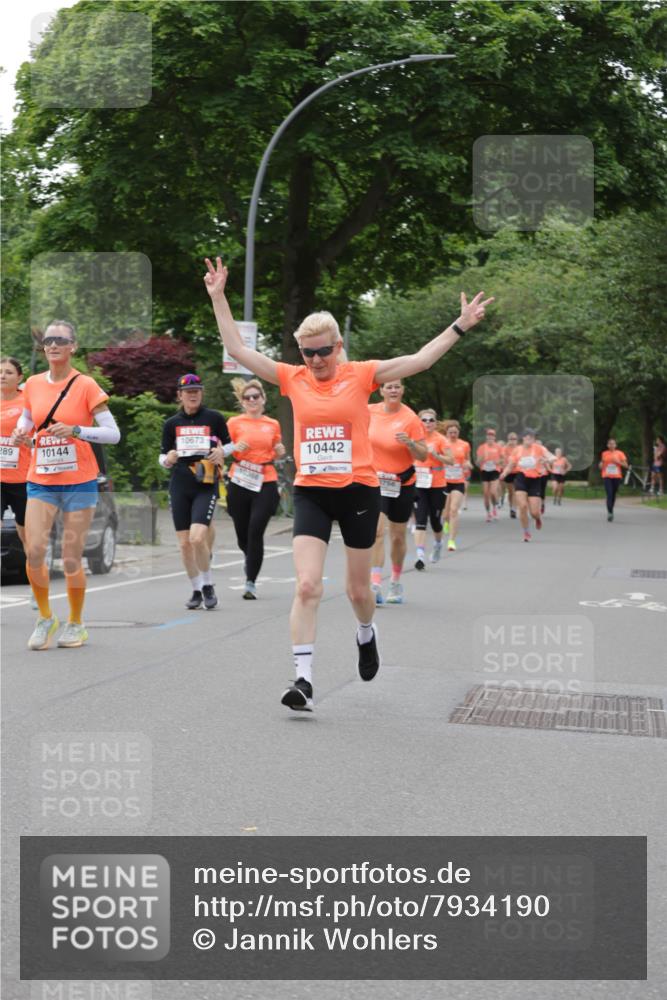 15.06.2025 - REWE Women's Run Jannik Wohlers http://msf.ph/oto/7934190 15.06.2025 08:25:33 Laufen 289, 10144, 10673, 10366, 10442, 1756 meine-sportfotos.de