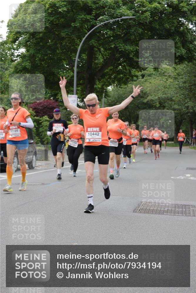 15.06.2025 - REWE Women's Run Jannik Wohlers http://msf.ph/oto/7934194 15.06.2025 08:25:33 Laufen 10144, 10673, 89, 10366, 10442, 10756 meine-sportfotos.de