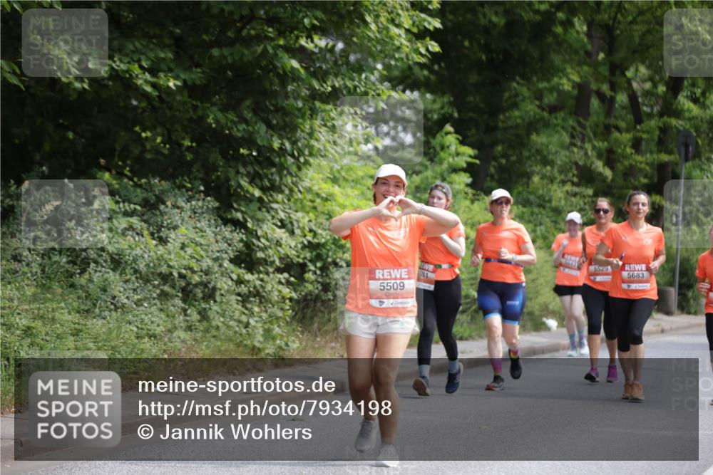 15.06.2025 - REWE Women's Run Jannik Wohlers http://msf.ph/oto/7934198 15.06.2025 10:12:07 Laufen 181, 5509, 5529, 5683 meine-sportfotos.de