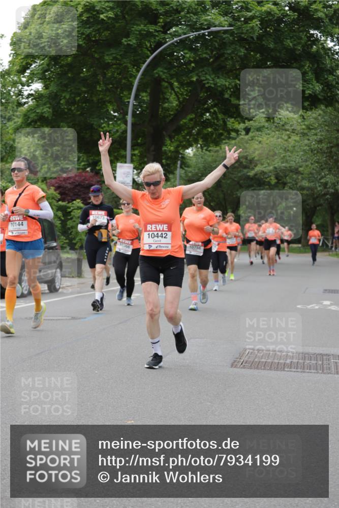 15.06.2025 - REWE Women's Run Jannik Wohlers http://msf.ph/oto/7934199 15.06.2025 08:25:33 Laufen 10673, 10144, 10442, 10366, 10756 meine-sportfotos.de