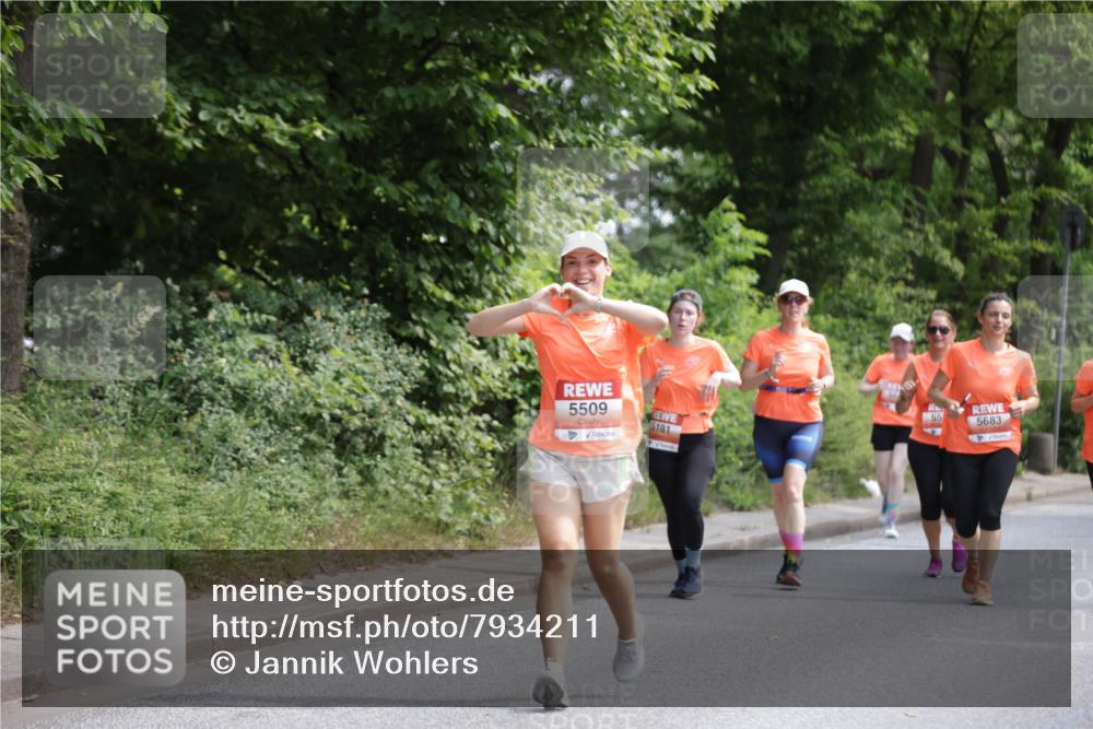 15.06.2025 - REWE Women's Run Jannik Wohlers http://msf.ph/oto/7934211 15.06.2025 10:12:07 Laufen 5509, 5181, 55, 5683 meine-sportfotos.de