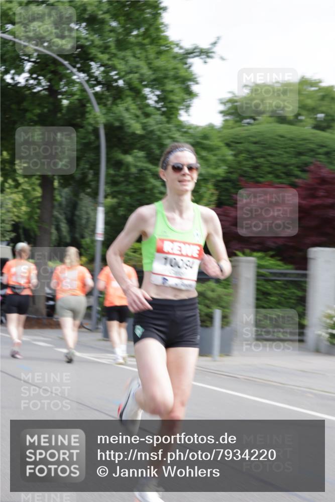 15.06.2025 - REWE Women's Run Jannik Wohlers http://msf.ph/oto/7934220 15.06.2025 08:34:50 Laufen 10094 meine-sportfotos.de