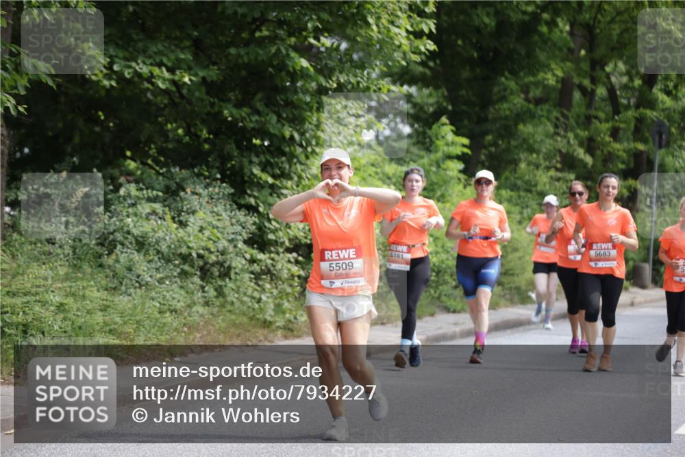 15.06.2025 - REWE Women's Run Jannik Wohlers http://msf.ph/oto/7934227 15.06.2025 10:12:07 Laufen 5181, 5509, 5683 meine-sportfotos.de