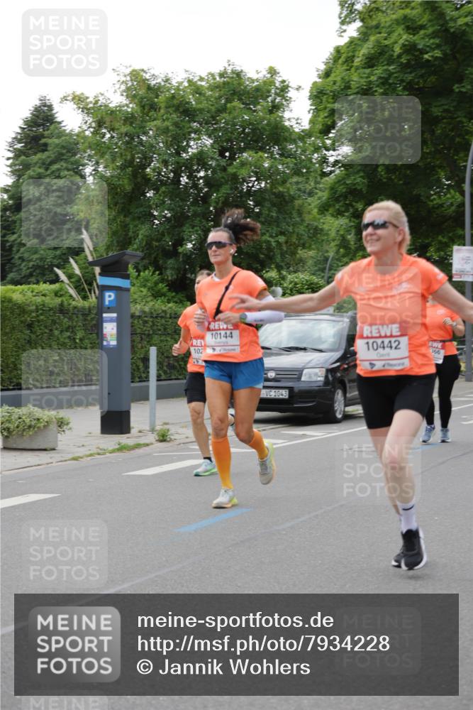 15.06.2025 - REWE Women's Run Jannik Wohlers http://msf.ph/oto/7934228 15.06.2025 08:25:34 Laufen 102, 10144, 1043, 10442, 366 meine-sportfotos.de