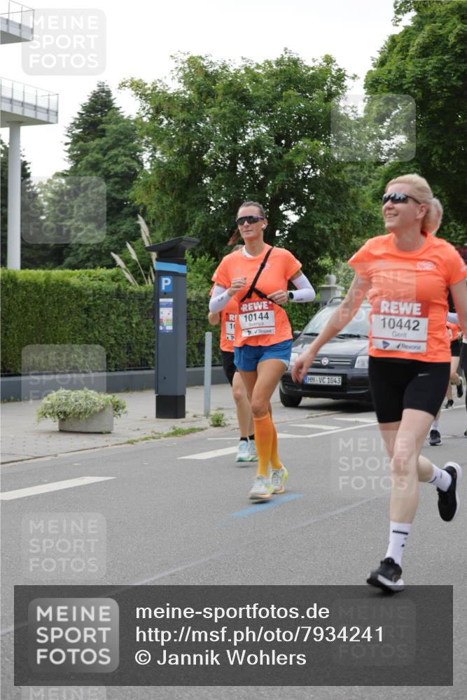 15.06.2025 - REWE Women's Run Jannik Wohlers http://msf.ph/oto/7934241 15.06.2025 08:25:34 Laufen 10144, 10, 1043, 10442 meine-sportfotos.de