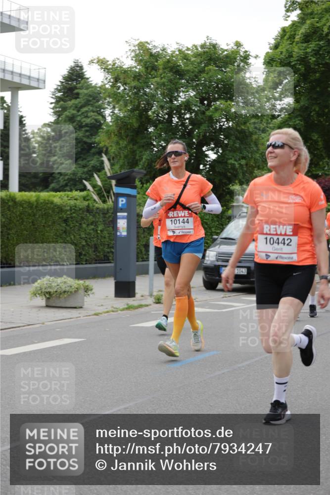 15.06.2025 - REWE Women's Run Jannik Wohlers http://msf.ph/oto/7934247 15.06.2025 08:25:34 Laufen 10144, 1043, 10442 meine-sportfotos.de