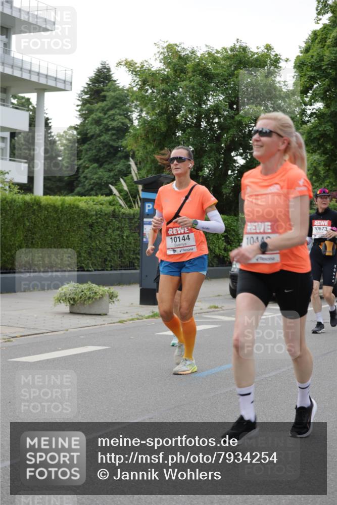 15.06.2025 - REWE Women's Run Jannik Wohlers http://msf.ph/oto/7934254 15.06.2025 08:25:34 Laufen 10144, 1044, 106730 meine-sportfotos.de