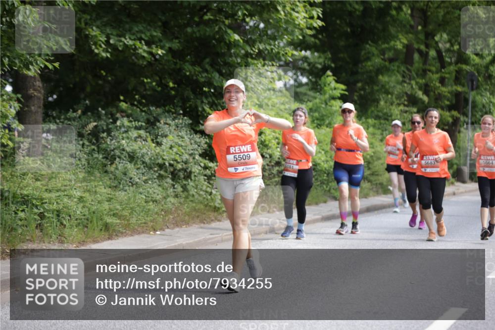 15.06.2025 - REWE Women's Run Jannik Wohlers http://msf.ph/oto/7934255 15.06.2025 10:12:07 Laufen 5509, 5181, 5683, 5564 meine-sportfotos.de