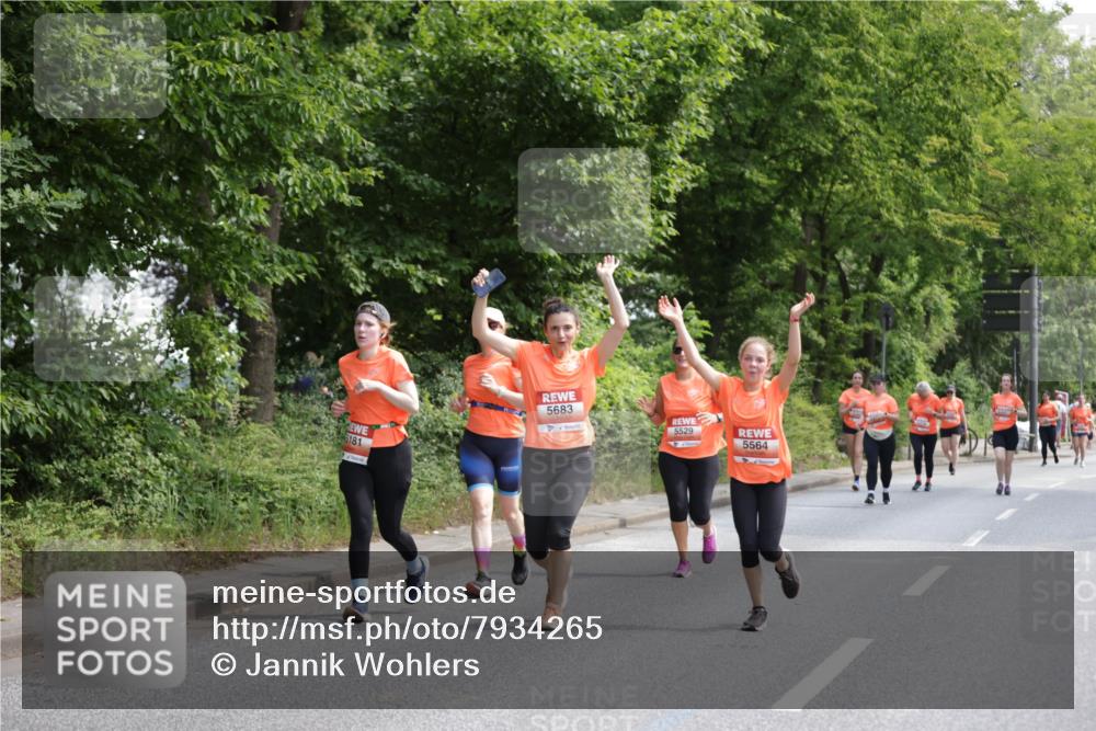 15.06.2025 - REWE Women's Run Jannik Wohlers http://msf.ph/oto/7934265 15.06.2025 10:12:10 Laufen 5683, 5529, 5564, 5181 meine-sportfotos.de