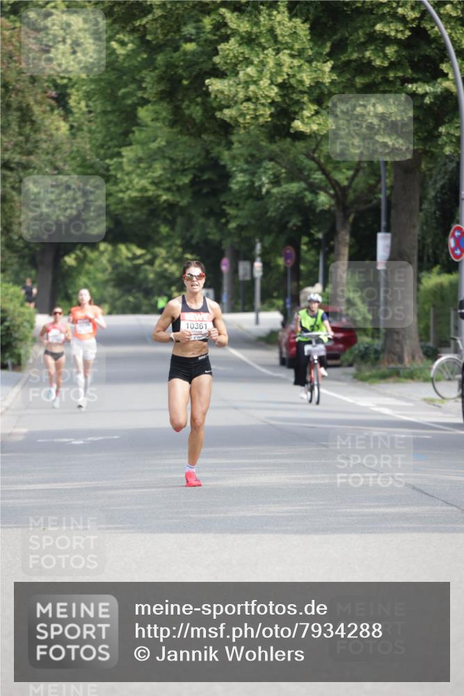 15.06.2025 - REWE Women's Run Jannik Wohlers http://msf.ph/oto/7934288 15.06.2025 08:37:43 Laufen 10361 meine-sportfotos.de
