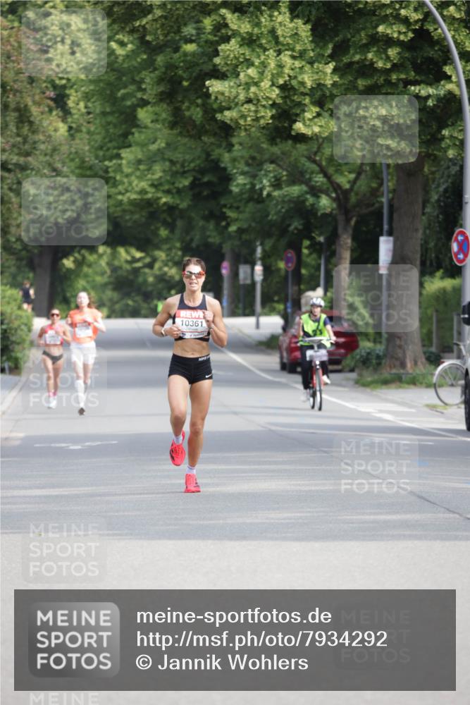 15.06.2025 - REWE Women's Run Jannik Wohlers http://msf.ph/oto/7934292 15.06.2025 08:37:43 Laufen 10361 meine-sportfotos.de