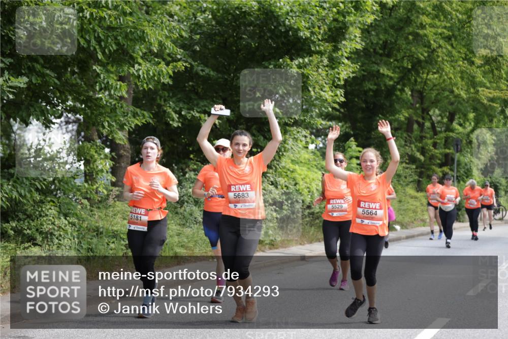 15.06.2025 - REWE Women's Run Jannik Wohlers http://msf.ph/oto/7934293 15.06.2025 10:12:11 Laufen 5181, 5683, 5529, 5564 meine-sportfotos.de