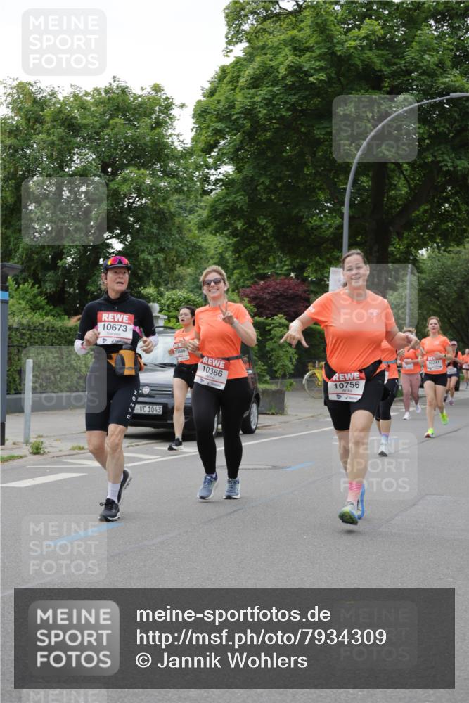 15.06.2025 - REWE Women's Run Jannik Wohlers http://msf.ph/oto/7934309 15.06.2025 08:25:35 Laufen 10673, 1043, 10588, 10366, 10756, 10241 meine-sportfotos.de