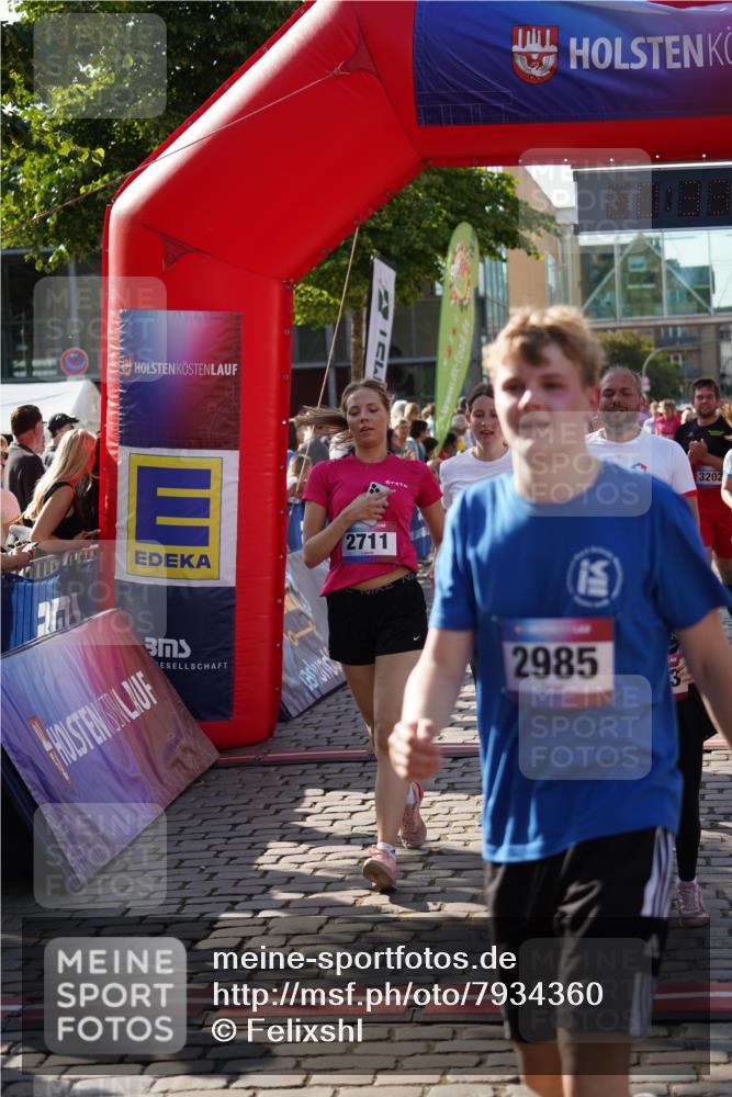 13.06.2025 - Holstenköstenlauf Felixshl http://msf.ph/oto/7934360 13.06.2025 18:03:44 Laufen 2017, 2633, 2666, 2711, 2857, 2859, 2946, 2985, 3091, 3092, 3097, 3147, 3202, 3204, 3259, 3263, 3598, 3799, 3902, 3903, 3920, 3964 meine-sportfotos.de