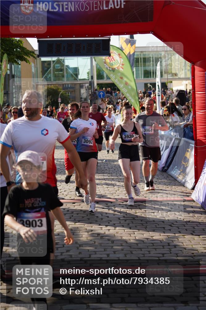 13.06.2025 - Holstenköstenlauf Felixshl http://msf.ph/oto/7934385 13.06.2025 18:03:45 Laufen 2017, 2633, 2666, 2711, 2857, 2859, 2886, 2946, 2985, 3091, 3092, 3097, 3147, 3202, 3204, 3263, 3596, 3598, 3611, 3612, 3799, 3837, 3902, 3903, 3920, 3964 meine-sportfotos.de