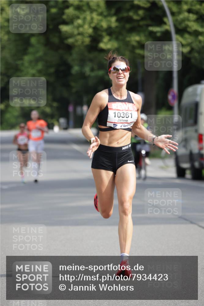 15.06.2025 - REWE Women's Run Jannik Wohlers http://msf.ph/oto/7934423 15.06.2025 08:37:46 Laufen 10361 meine-sportfotos.de